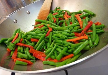Лобио из зеленой фасоли с болгарским перцем (постное блюдо)
