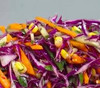 Из краснокочанной капусты с морковью, огурцом и кукурузой